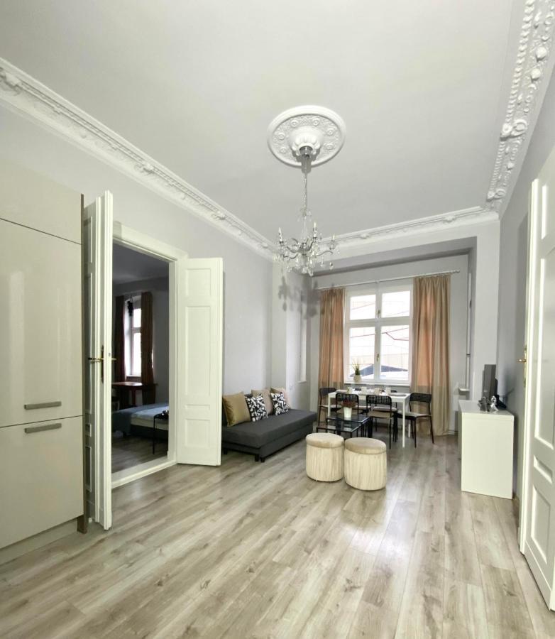 Crystal Sw. Marcin Poznan Apartamento Exterior foto